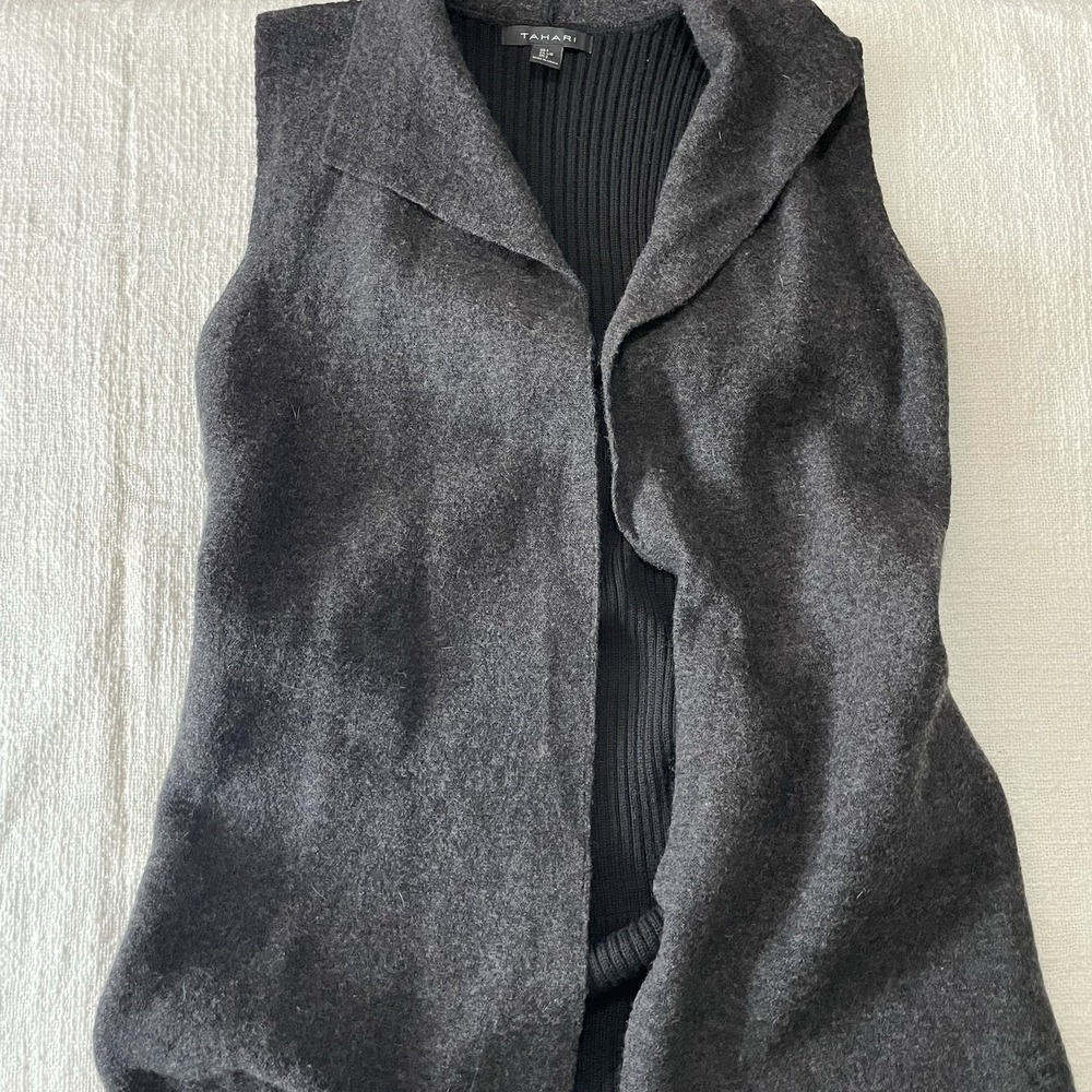 Tahari Sweater Vest Womens Large Charcoal Gray Wool Cardigan Academia Heritage - Picture 2 of 9